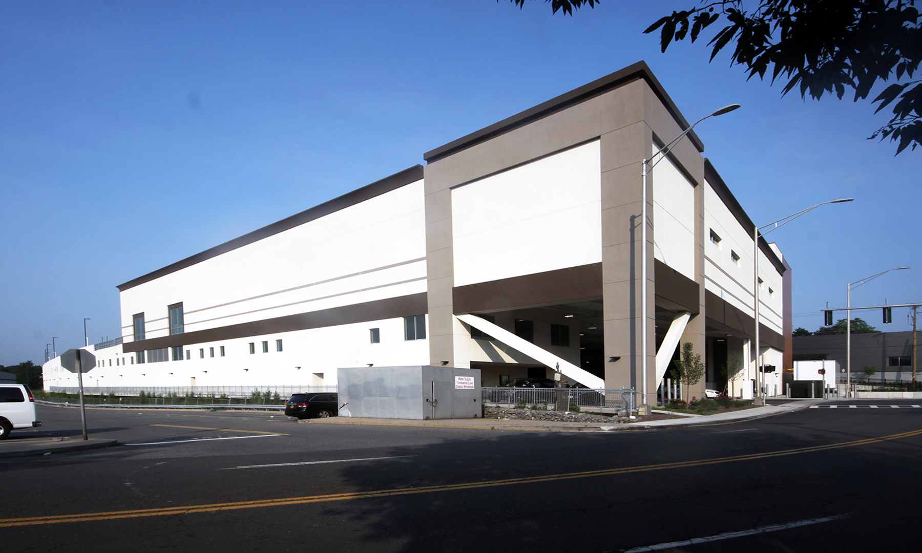 New Rochelle Department of Public Works:  A new, centralized facility for the City of New Rochelle’s Department of Public Works provides a state-of-the-art operations center along with vehicle and equipment repair and storage functions.